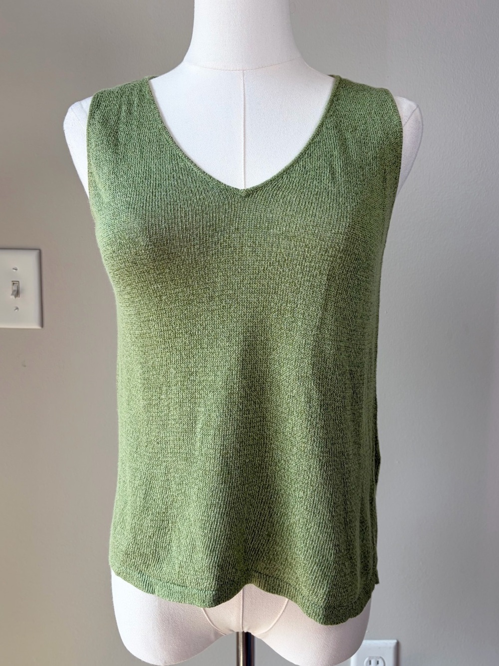 Eileen Fisher Green Linen Blend Knit V-Neck Sleeveless Top Layering Vacation